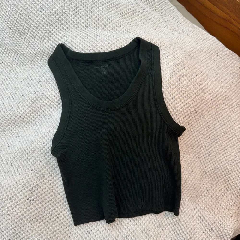 Brandy Melville John Galt Forest Green Ribbed Tank Top - Women's Sleeveless Crop - Picture 1 of 3